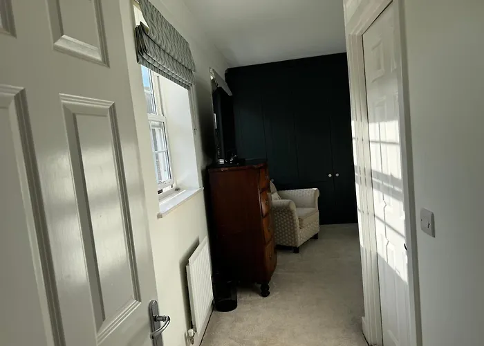 Sherfield Park Ensuite Room